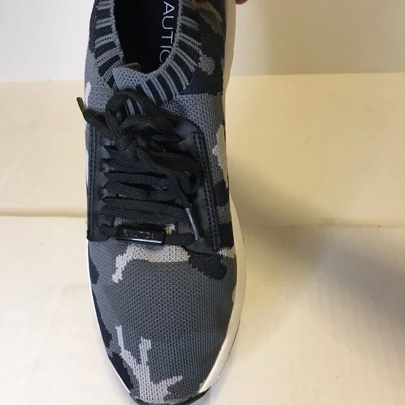 Nautica Slip On Knit Camouflage Sneakers Women Sz 9.5 Great Condition - Picture 10 of 14